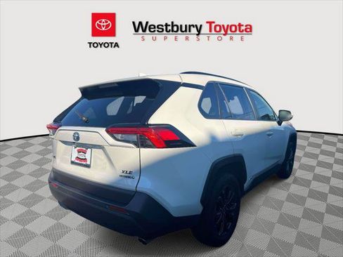 Certified 2022 Toyota RAV4 XLE Premium AWD/4WD image 6