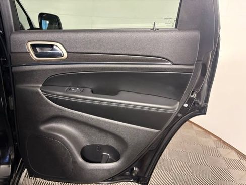 Certified 2017 Jeep Grand Cherokee Limited AWD/4WD image 17