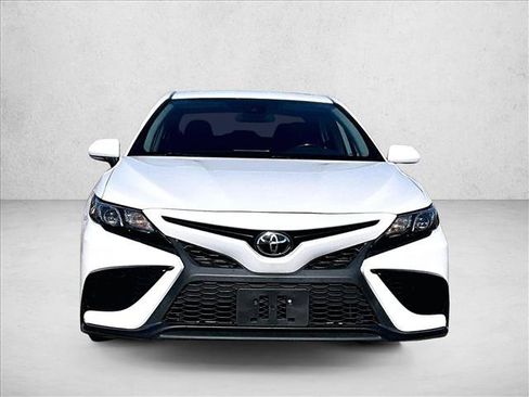 Used 2023 Toyota Camry SE FWD image 3