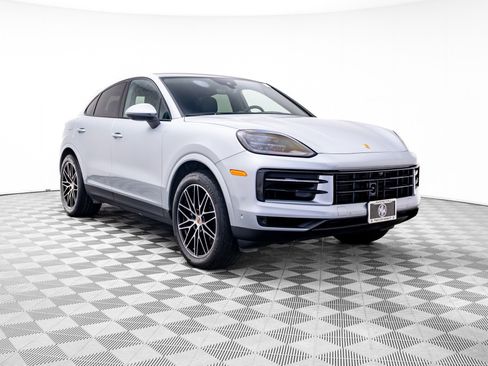 Certified 2025 Porsche Cayenne Coupe AWD/4WD image 6
