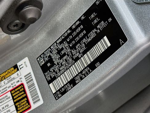 Used 2023 Toyota Highlander LE image 12