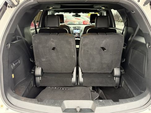 Used 2018 Ford Explorer Platinum image 28