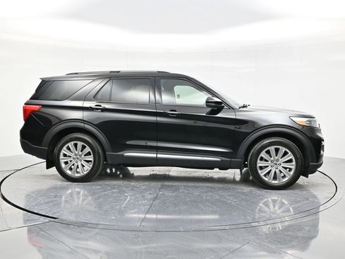 Used 2022 Ford Explorer Limited w/ Equipment Group 301A image 4