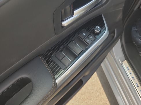 Certified 2025 Toyota Sienna XLE Woodland Edition AWD/4WD image 13