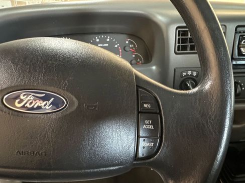 Used 2004 Ford F250 XLT image 13