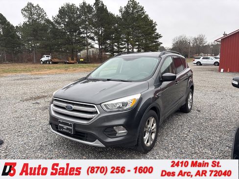 Used 2017 Ford Escape SE w/ Equipment Group 201A image 1
