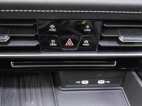 Certified 2025 Volkswagen Atlas SEL Premium R-Line image 22