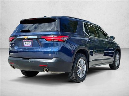 Used 2023 Chevrolet Traverse LT FWD image 2