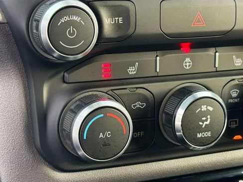 Used 2022 RAM 1500 Big Horn image 19