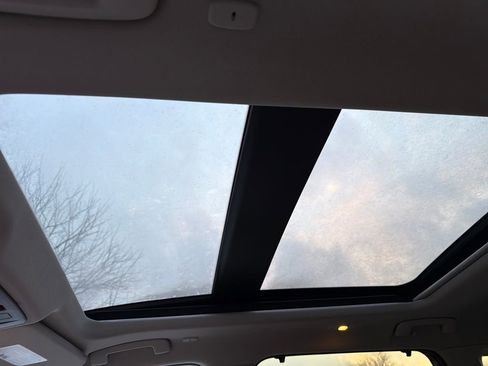 Used 2023 Nissan Rogue SV w/ SV Premium B Package image 53