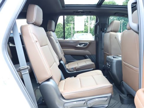 Certified 2024 Chevrolet Tahoe High Country AWD/4WD image 40