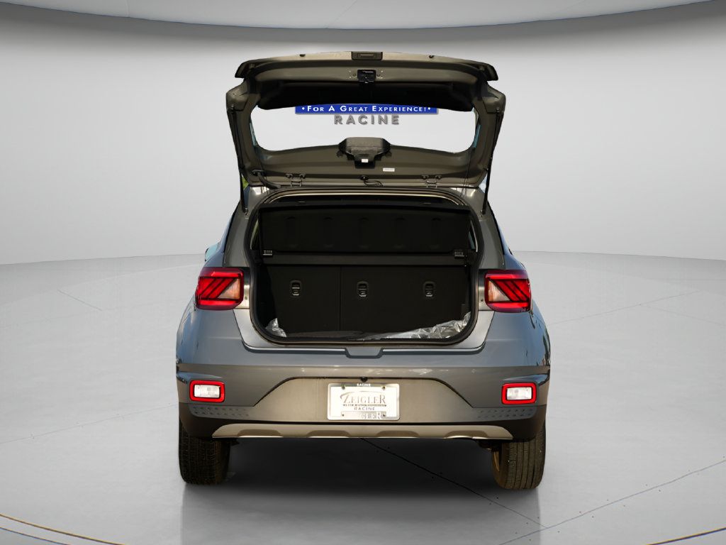 Certified 2026 Hyundai Venue SEL FWD image 10