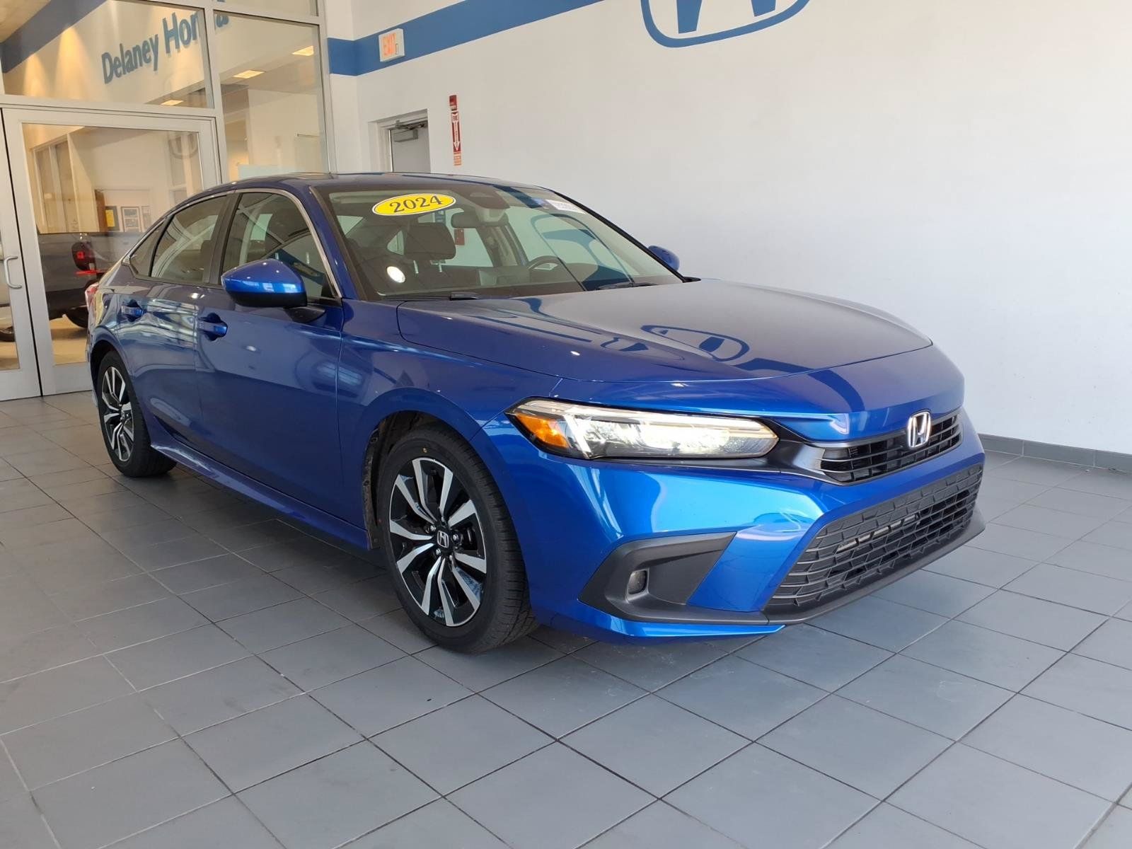Used 2024 Honda Civic EX image 1