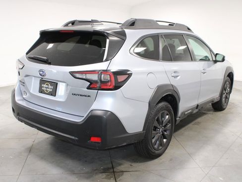Used 2025 Subaru Outback Onyx Edition AWD/4WD image 9