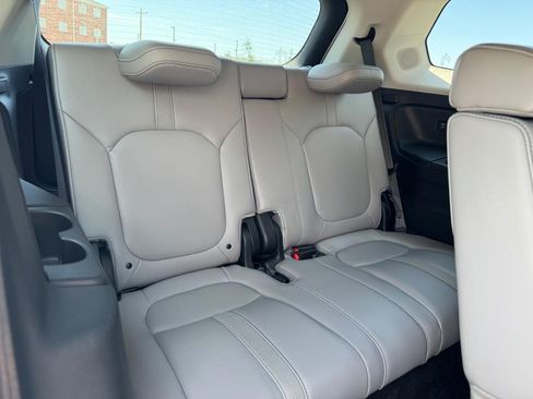Certified 2025 Honda Pilot Touring image 12