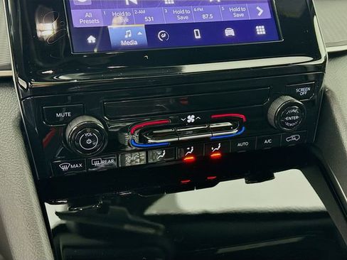 New 2025 Jeep Grand Cherokee Laredo image 15