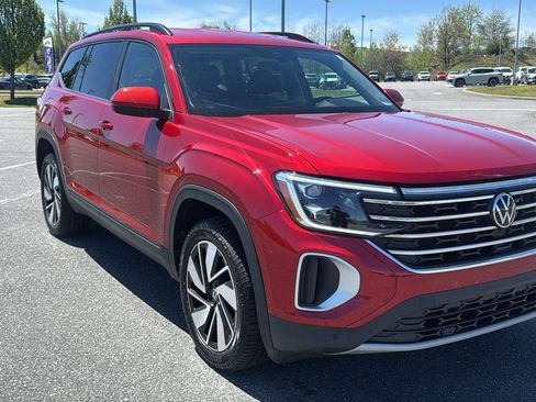 Used 2024 Volkswagen Atlas SE AWD/4WD image 1