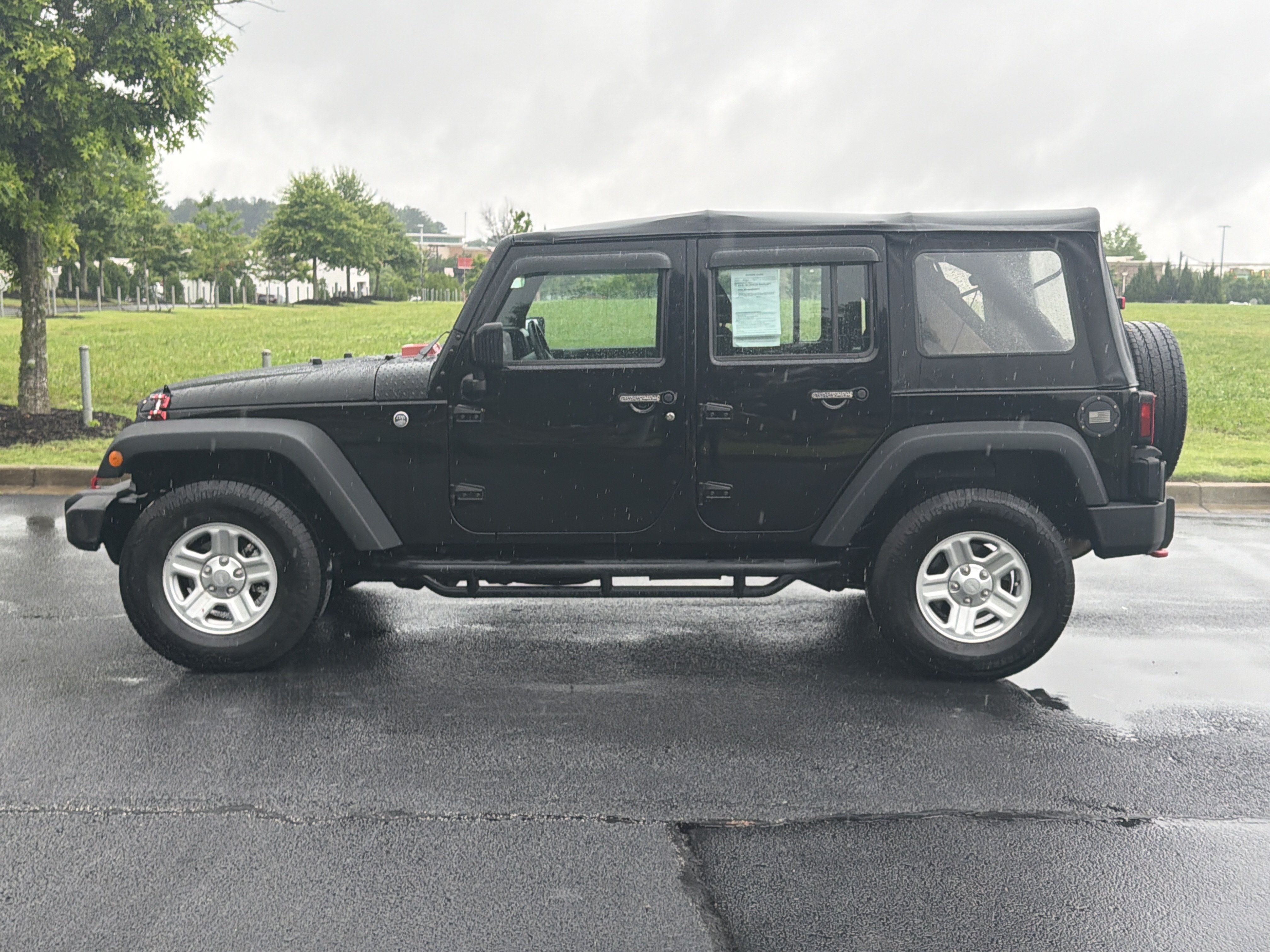 Used 2016 Jeep Wrangler Unlimited Sport w/ Connectivity Group AWD/4WD image 6