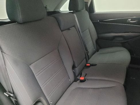 Used 2020 Kia Sorento L image 19