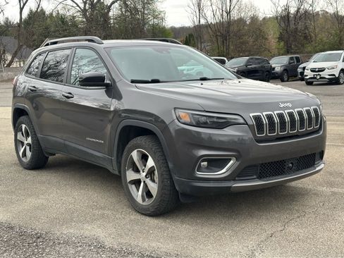 Used 2022 Jeep Cherokee Limited image 3