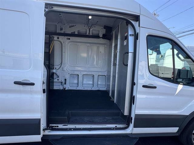 Certified 2023 Ford Transit 250 148 High Roof Extended RWD image 12
