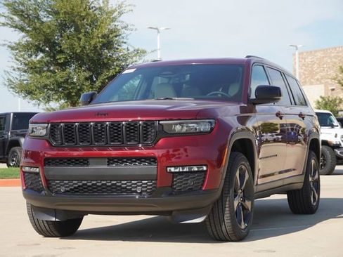 New 2025 Jeep Grand Cherokee L Limited w/ Luxury Tech Group II RWD image 3