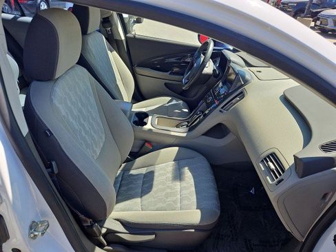 Used 2015 Chevrolet Volt FWD image 26