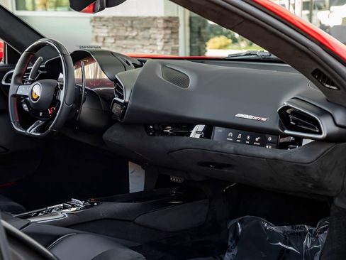 Used 2024 Ferrari 296 GTS RWD image 34