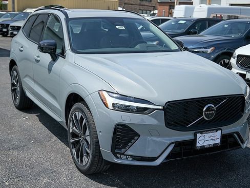 New 2026 Volvo XC60 B5 Plus w/ Climate Package PRO AWD/4WD image 4