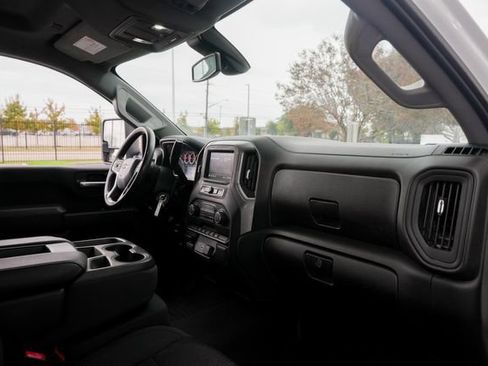 Used 2021 Chevrolet Silverado 2500 Custom w/ Custom Value Package image 31