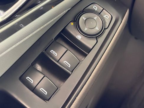 Used 2020 Chevrolet Traverse LT FWD image 25