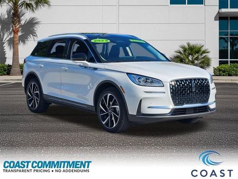 Used 2024 Lincoln Corsair Reserve w/ Equipment Group 201A FWD image 3