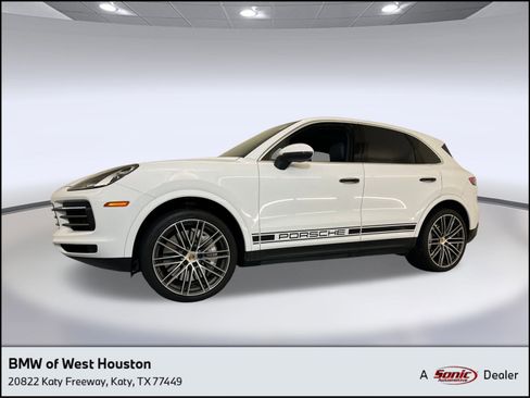 Used 2022 Porsche Cayenne Platinum Edition image 1