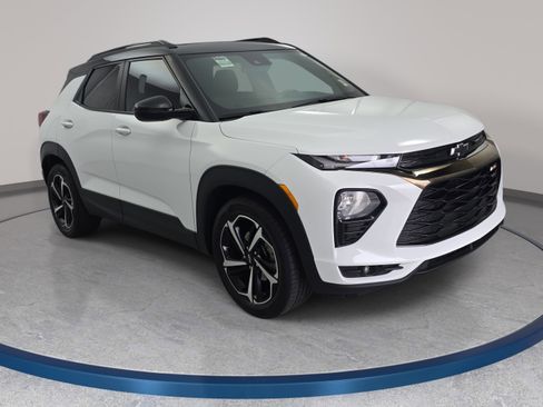 Used 2023 Chevrolet TrailBlazer RS w/ Sun and Liftgate Package image 3