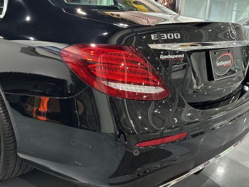 Used 2018 Mercedes-Benz E 300 4MATIC image 34
