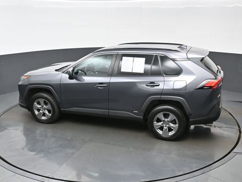 Used 2022 Toyota RAV4 LE AWD/4WD image 35