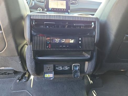 Used 2024 Jeep Wagoneer L Series III w/ Flexible Seating Group image 32