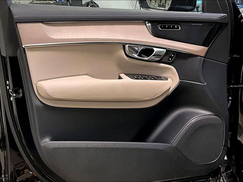 New 2026 Volvo XC90 B6 Plus w/ Protection Package Premier AWD/4WD image 11