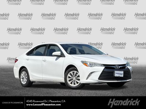 Used 2016 Toyota Camry LE FWD image 1