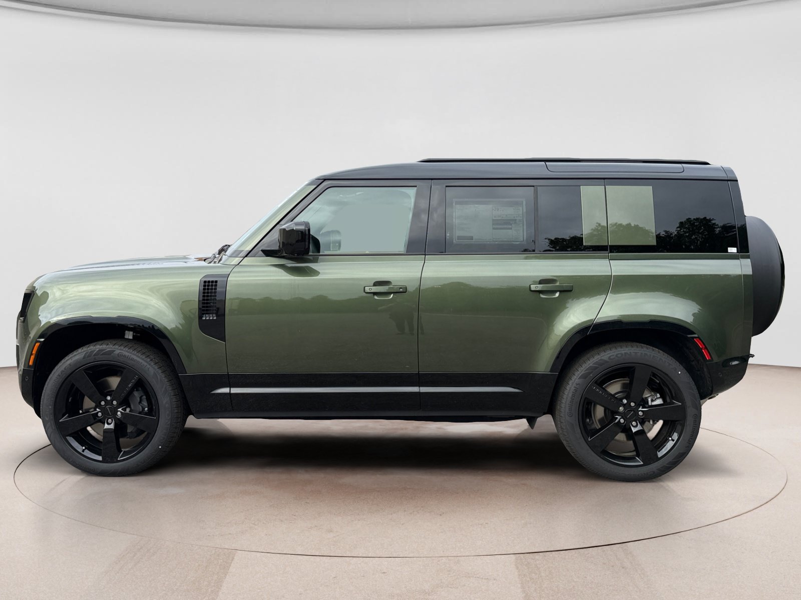 New 2026 Land Rover Defender 110 X-Dynamic SE AWD/4WD image 2