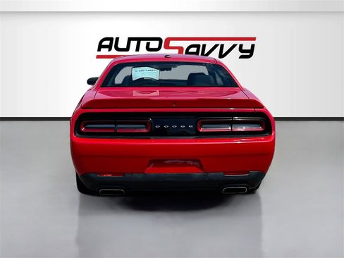 Used 2022 Dodge Challenger R/T image 6