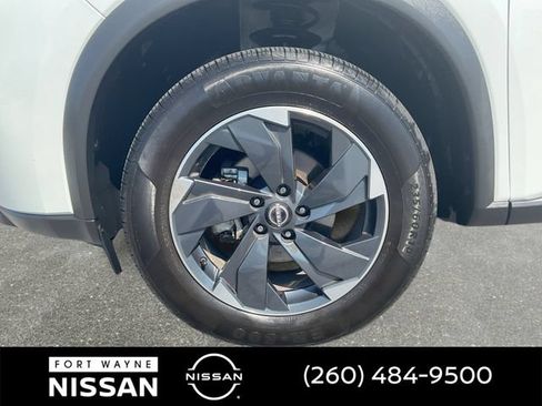 Certified 2024 Nissan Rogue SV AWD/4WD image 11