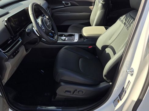 New 2026 Kia Carnival LXS FWD image 7