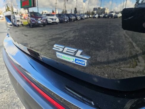 Used 2016 Ford Edge SEL w/ Equipment Group 201A AWD/4WD image 17