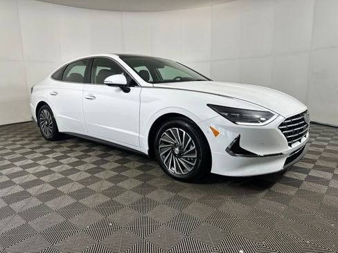 Used 2023 Hyundai Sonata Limited w/ Cargo Package image 2