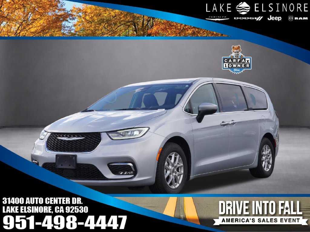 Used 2023 Chrysler Pacifica Touring-L FWD image 1