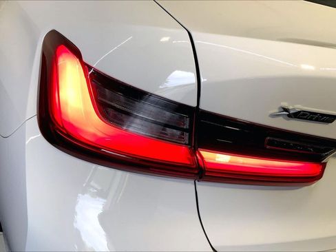 Used 2022 BMW 330i xDrive Sedan w/ Premium Package AWD/4WD image 28