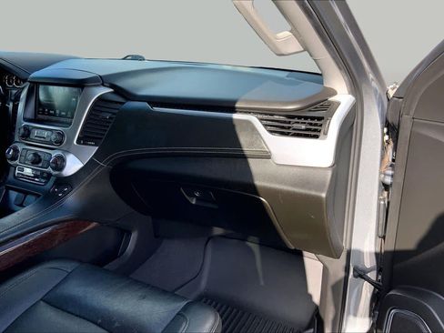 Used 2019 GMC Yukon SLT AWD/4WD image 19