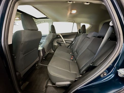 Used 2018 Toyota RAV4 XLE AWD/4WD image 29