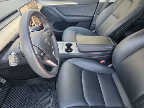 Used 2024 Tesla Model Y Long Range AWD/4WD image 11